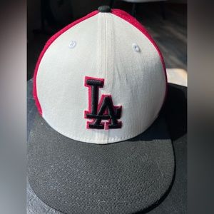 New Era Los Angeles 59FIFTY Embroidered Fitted Cap Size: 7 1/4